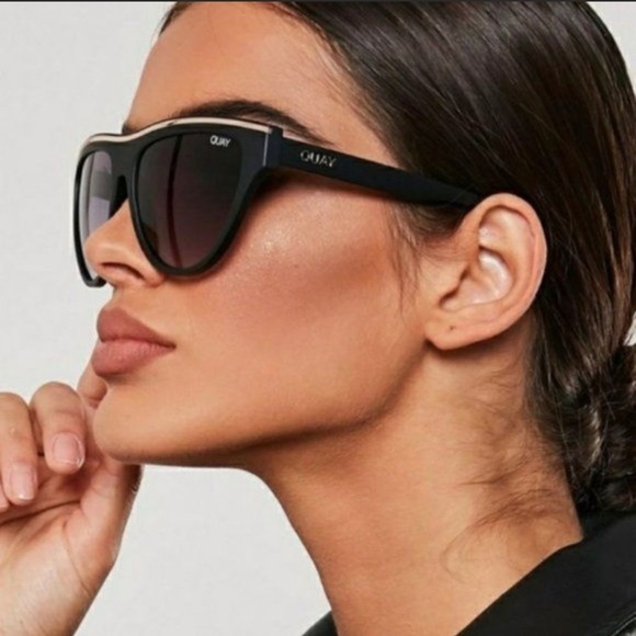 QUAY FLIGHT RISK SUNGLASSES NWT - Picture 1 of 6